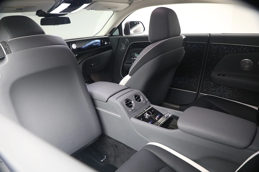 2024 Rolls-Royce Spectre - Image 26 of 31