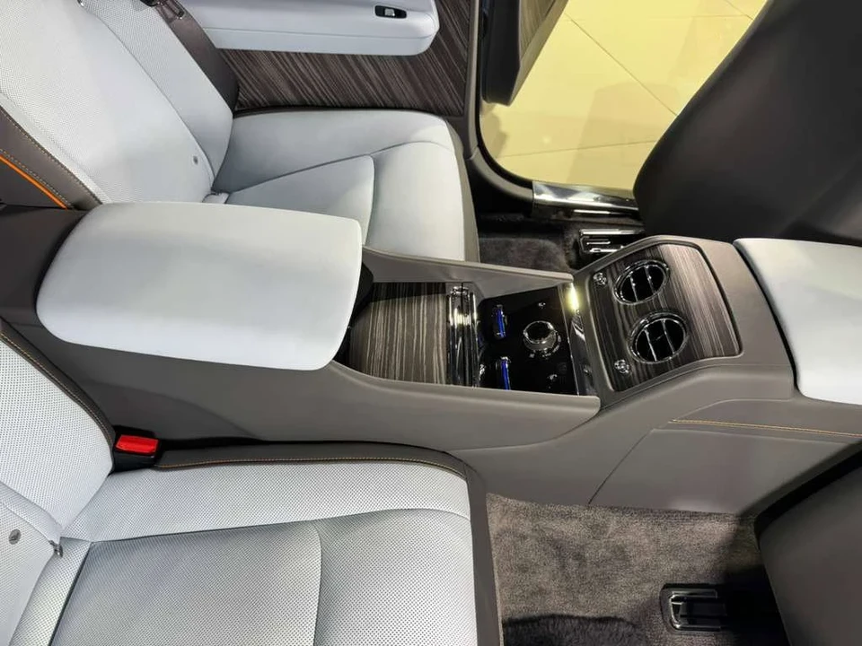 2024 Rolls-Royce Spectre - Image 12 of 21