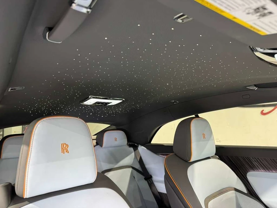 2024 Rolls-Royce Spectre - Image 15 of 21