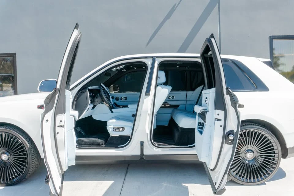 2024 Rolls-Royce Cullinan Black Badge - Image 9 of 20