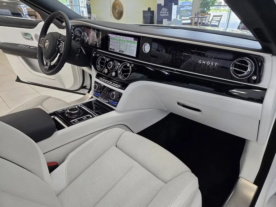 2024 Rolls-Royce Ghost 2nd Gen - Image 9 of 16