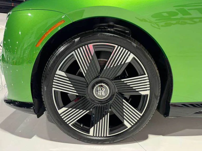 2024 Rolls-Royce Spectre - Image 18 of 20