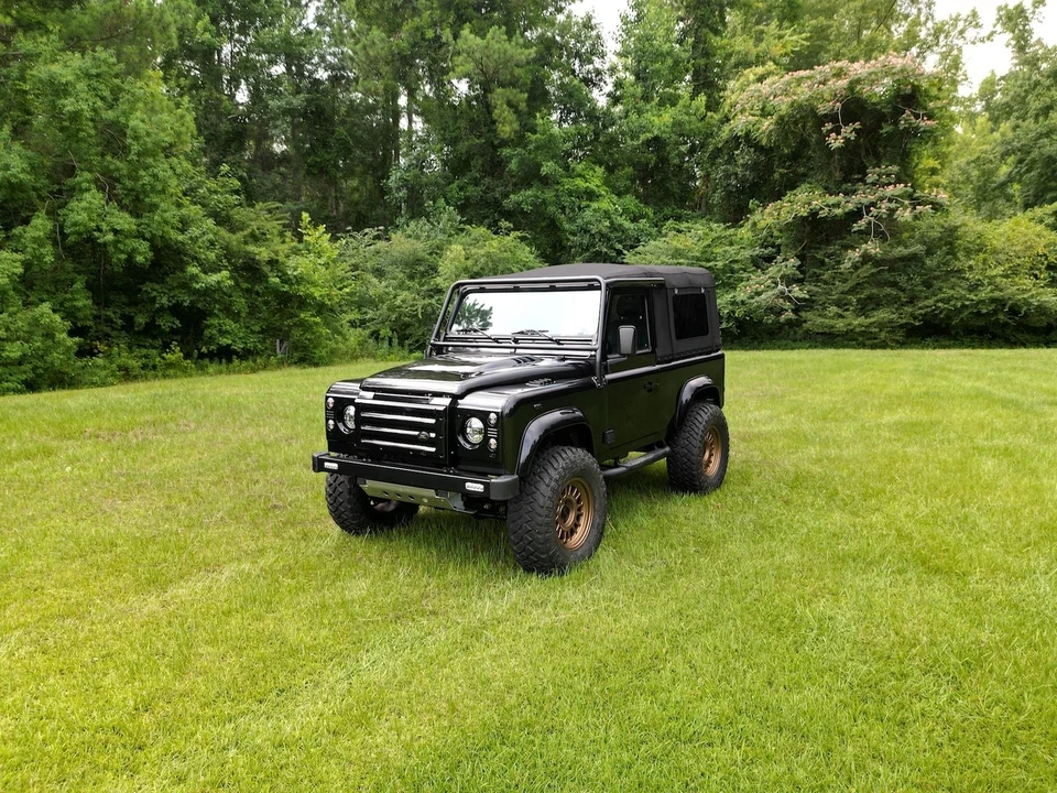 2024 Land Rover Defender L663 - Image 8 of 21