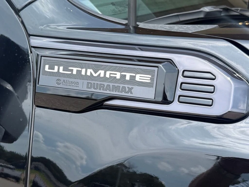 2024 GMC Sierra Heavy Duty 5th Gen - Image 19 of 24