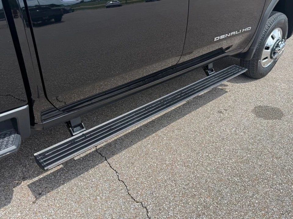 2024 GMC Sierra Heavy Duty 5th Gen - Image 18 of 24
