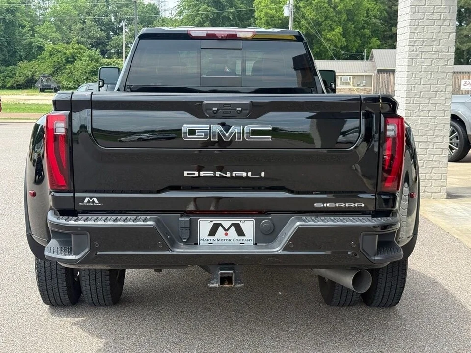 2024 GMC Sierra Heavy Duty 5th Gen - Image 10 of 24