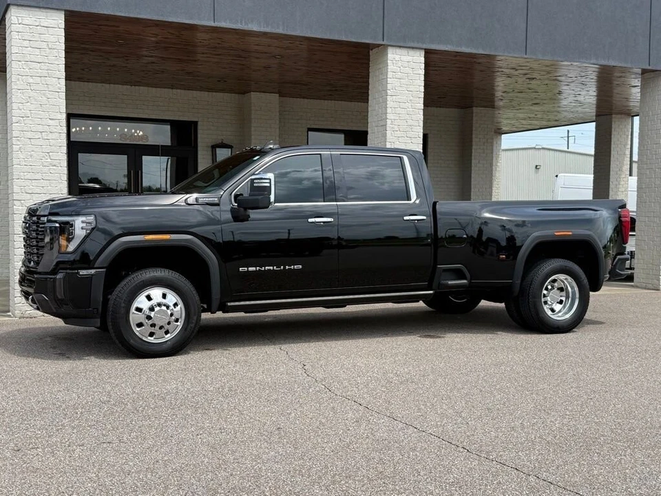 2024 GMC Sierra Heavy Duty 5th Gen - Image 4 of 24