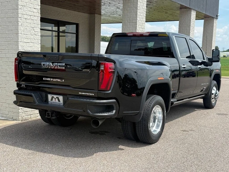 2024 GMC Sierra Heavy Duty 5th Gen - Image 16 of 24