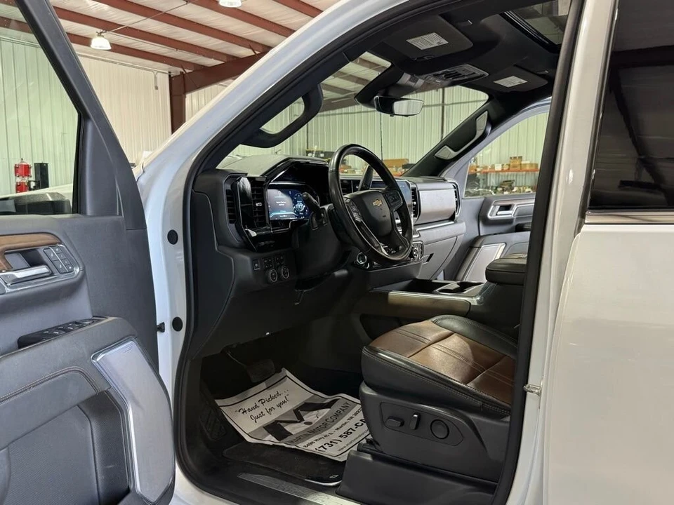 2024 Chevrolet Silverado Heavy Duty 4th Gen - Image 2 of 24