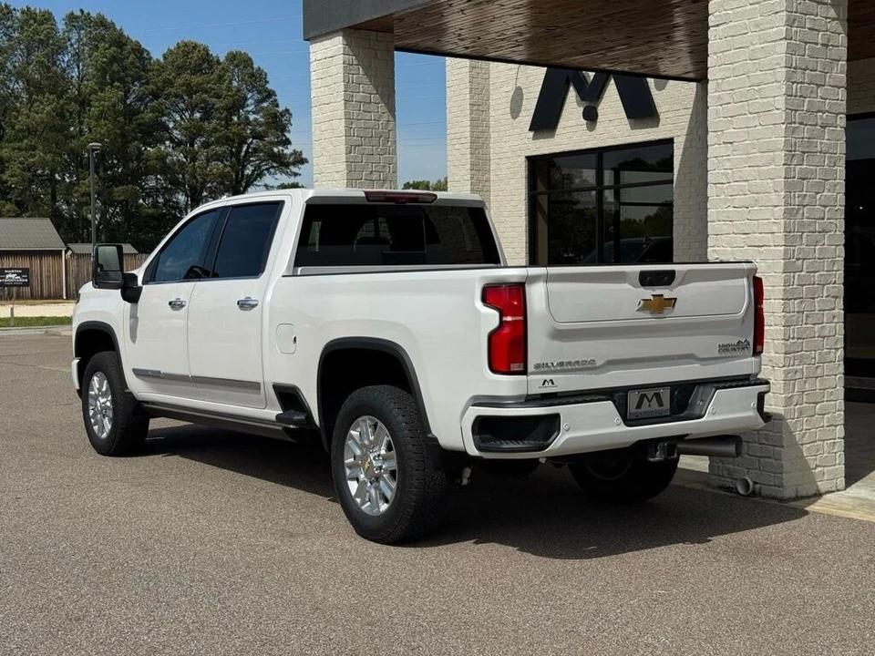 2024 Chevrolet Silverado Heavy Duty 4th Gen - Image 11 of 24