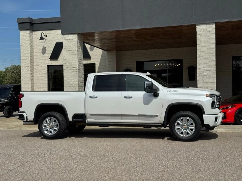 2024 Chevrolet Silverado Heavy Duty 4th Gen - Image 18 of 24