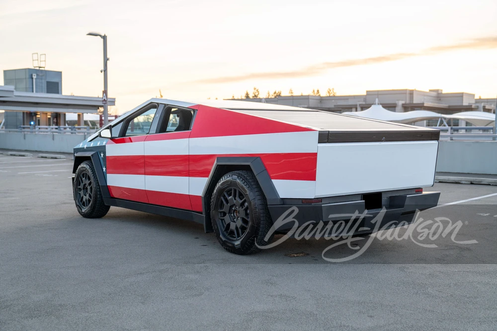 2024 Tesla Cybertruck - Image 10 of 16
