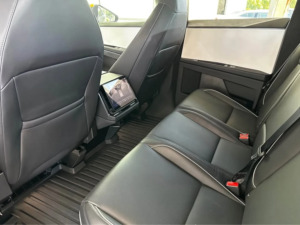2024 Tesla Cybertruck - Image 6 of 7