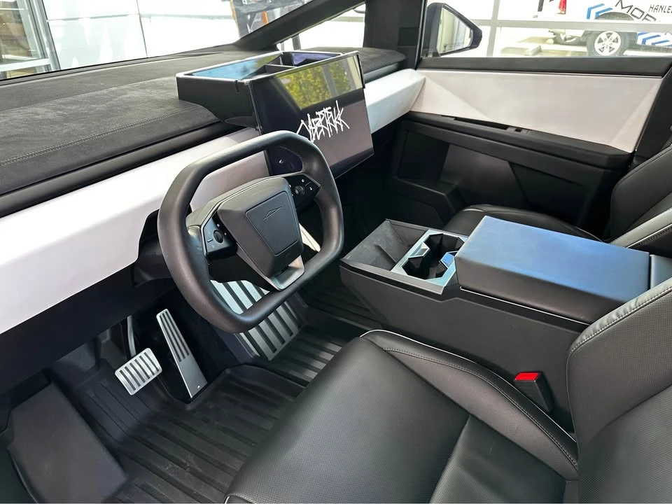 2024 Tesla Cybertruck - Image 5 of 7