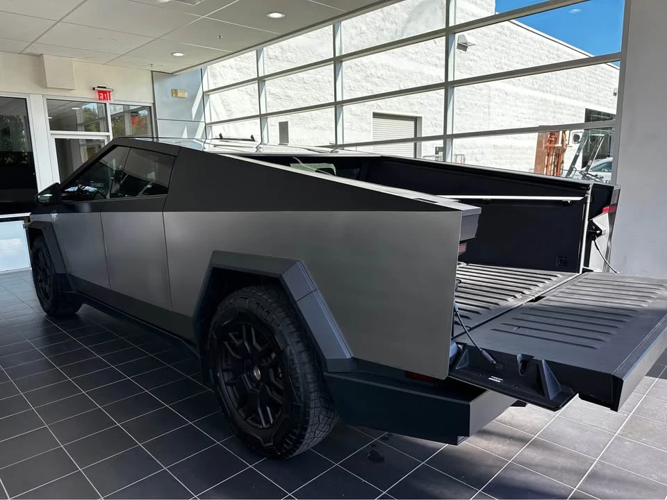2024 Tesla Cybertruck - Image 3 of 7
