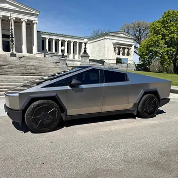 2024 Tesla Cybertruck Cyberbeast