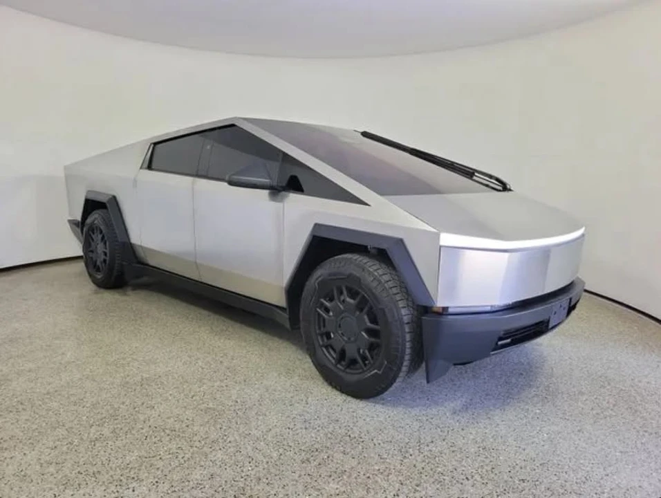 2024 Tesla Cybertruck - Image 14 of 15