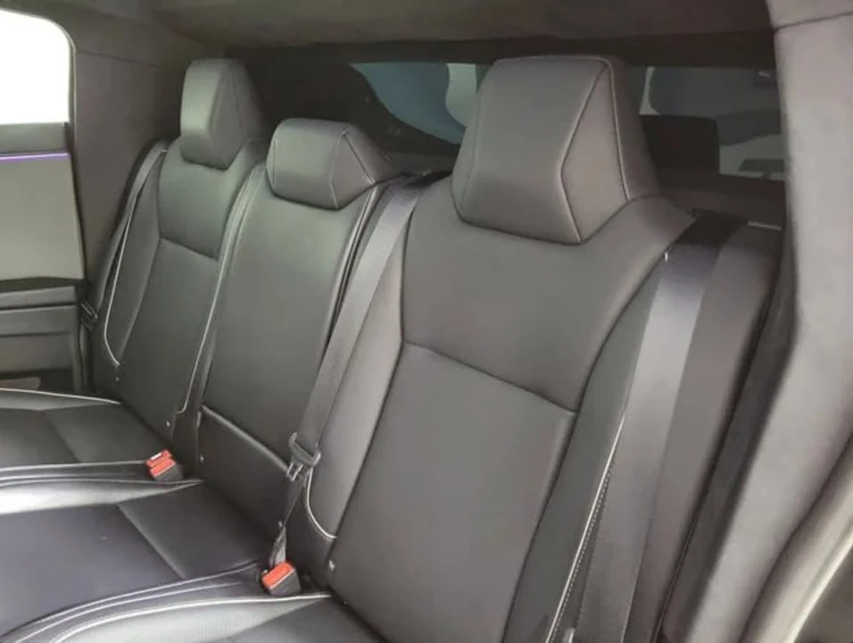 2024 Tesla Cybertruck - Image 8 of 15