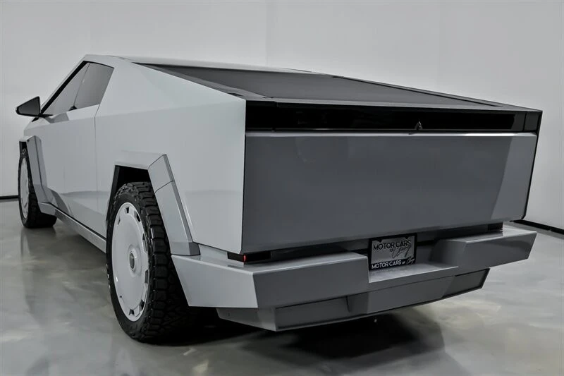 2024 Tesla Cybertruck - Image 9 of 21