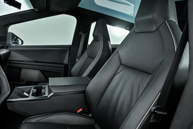 2024 Tesla Cybertruck - Image 20 of 21