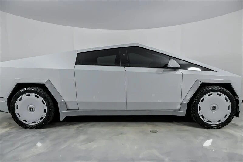 2024 Tesla Cybertruck - Image 13 of 21