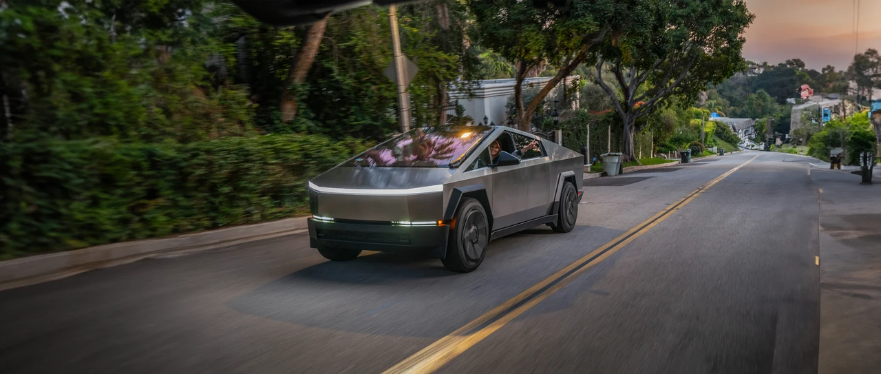 2024 Tesla Cybertruck - Image 2 of 5