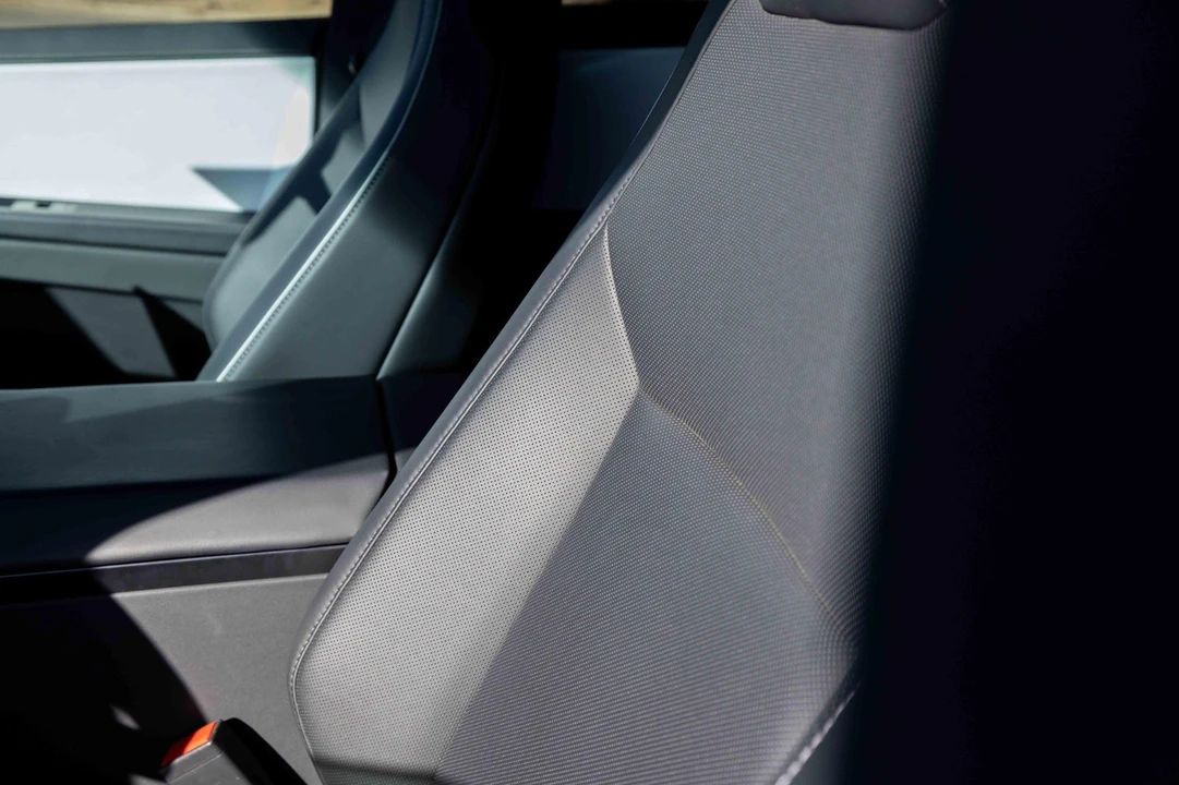 2024 Tesla Cybertruck - Image 10 of 20