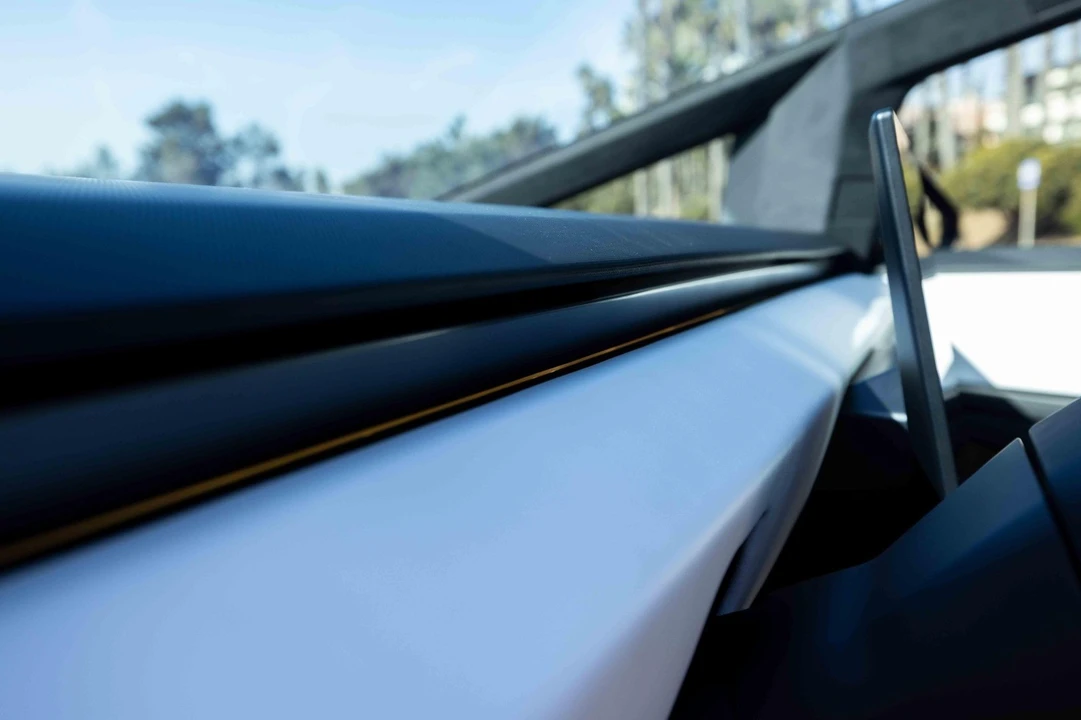 2024 Tesla Cybertruck - Image 18 of 20