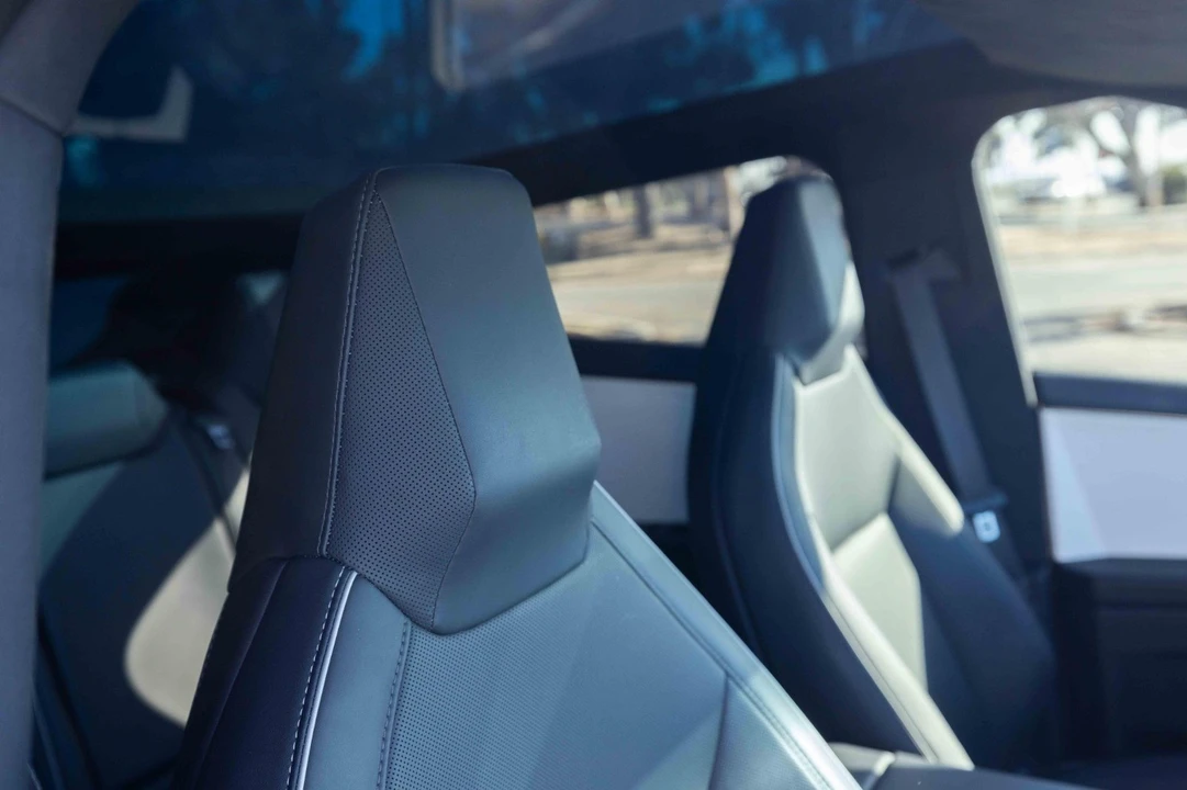 2024 Tesla Cybertruck - Image 14 of 20
