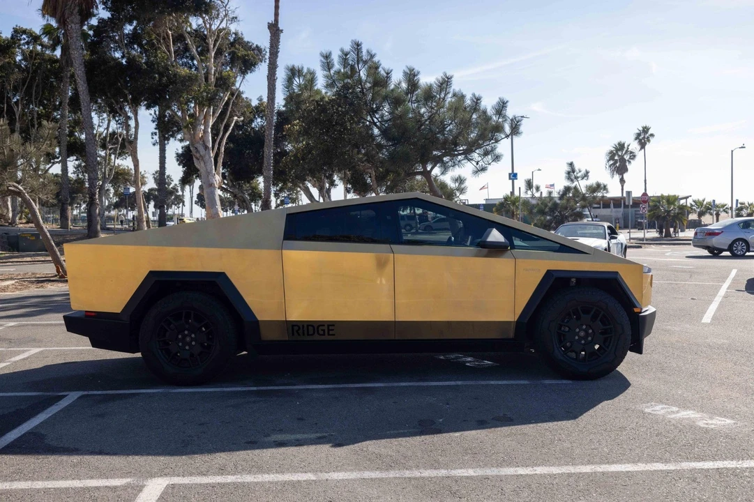2024 Tesla Cybertruck - Image 11 of 20