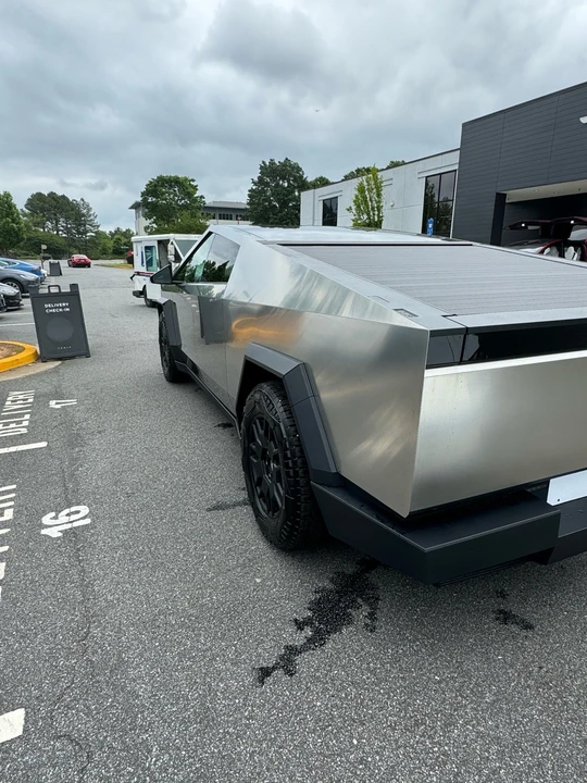 2024 Tesla Cybertruck - Image 5 of 7