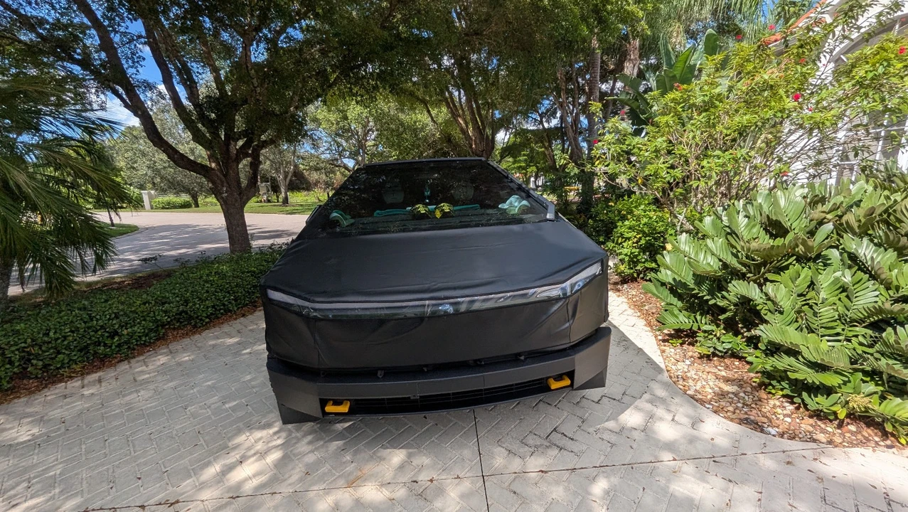 2024 Tesla Cybertruck - Image 2 of 8
