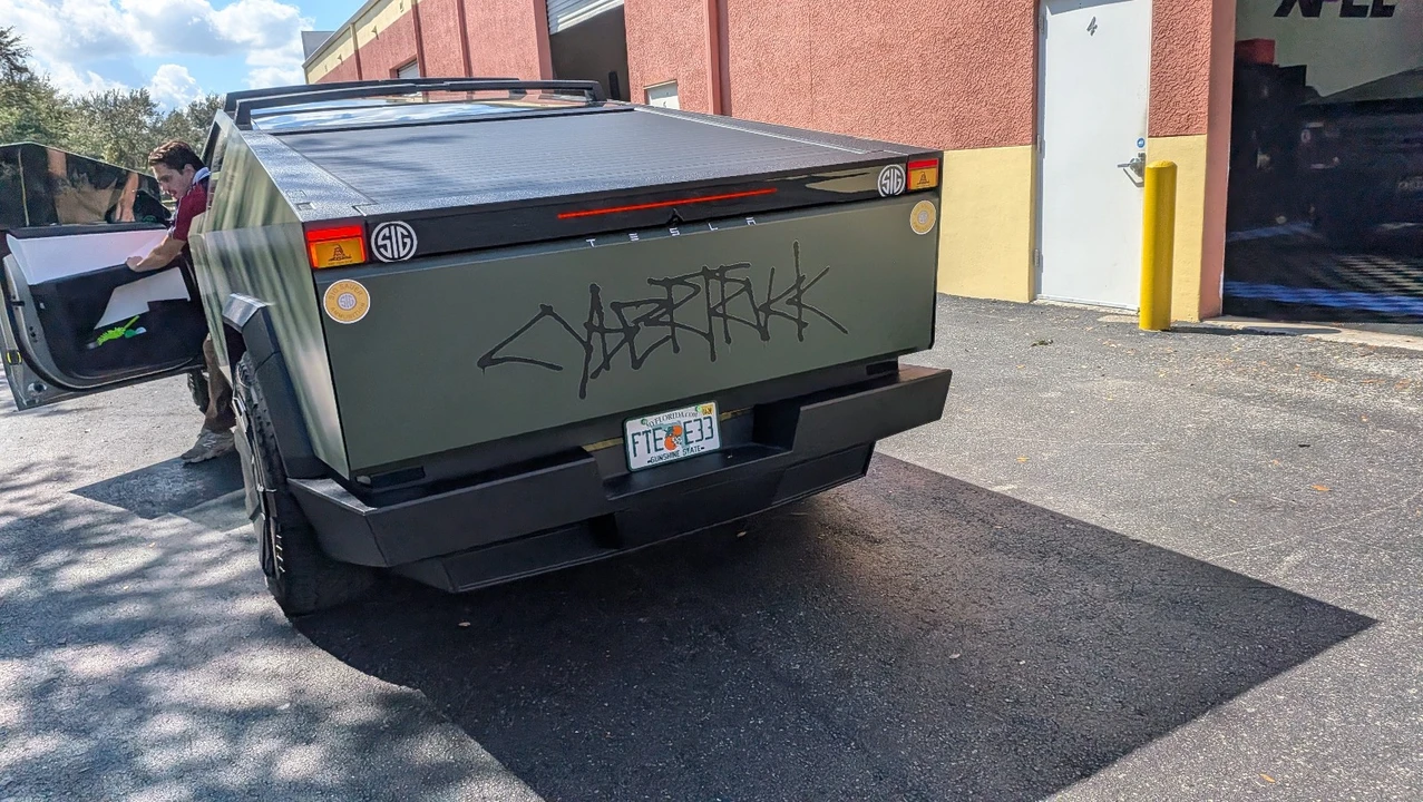 2024 Tesla Cybertruck - Image 6 of 8