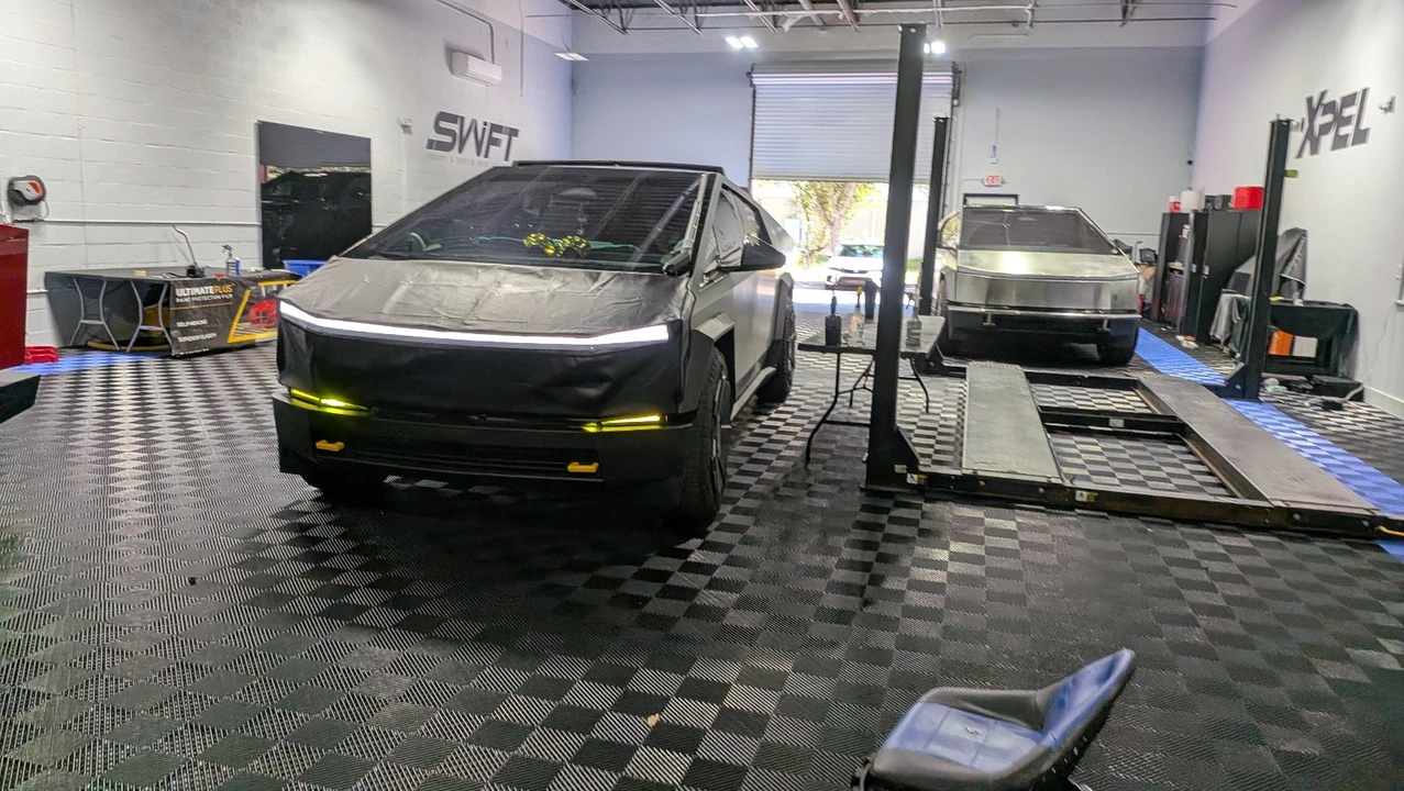 2024 Tesla Cybertruck - Image 8 of 8