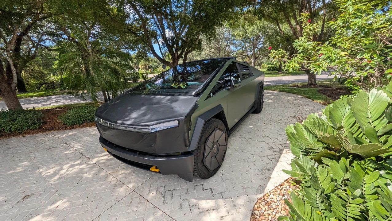 2024 Tesla Cybertruck - Image 4 of 8