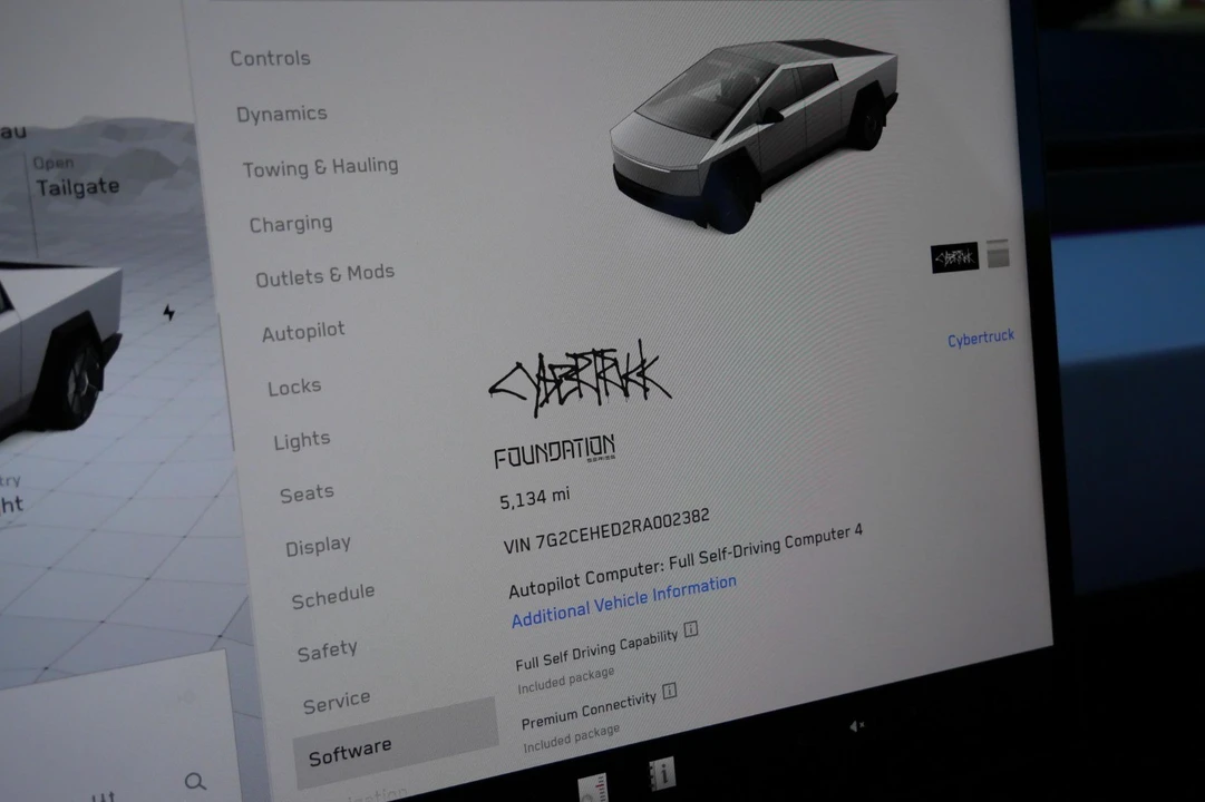 2024 Tesla Cybertruck - Image 2 of 17