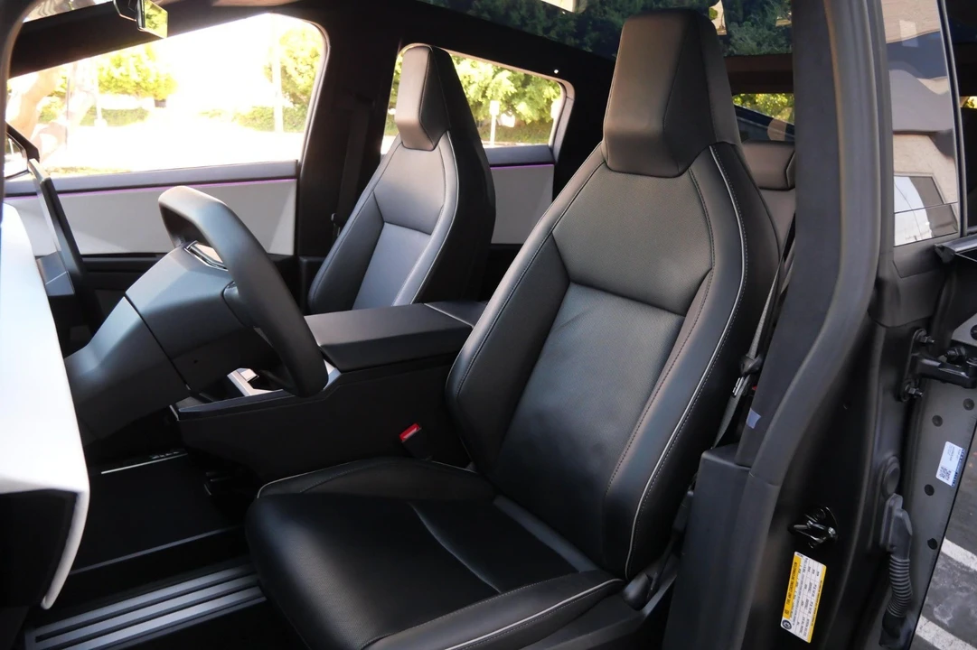 2024 Tesla Cybertruck - Image 11 of 17
