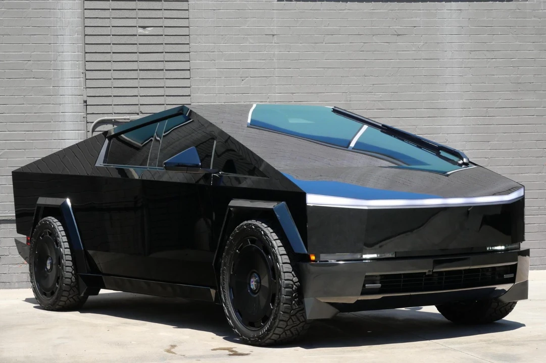 2024 Tesla Cybertruck - Image 9 of 18