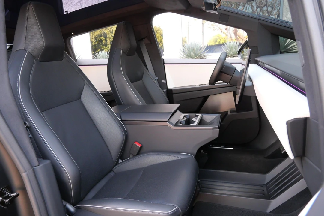 2024 Tesla Cybertruck - Image 4 of 17