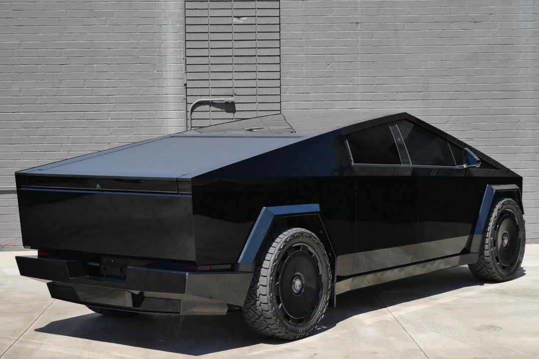 2024 Tesla Cybertruck - Image 6 of 17