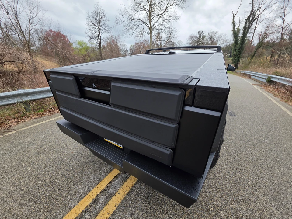 2024 Tesla Cybertruck - Image 22 of 31