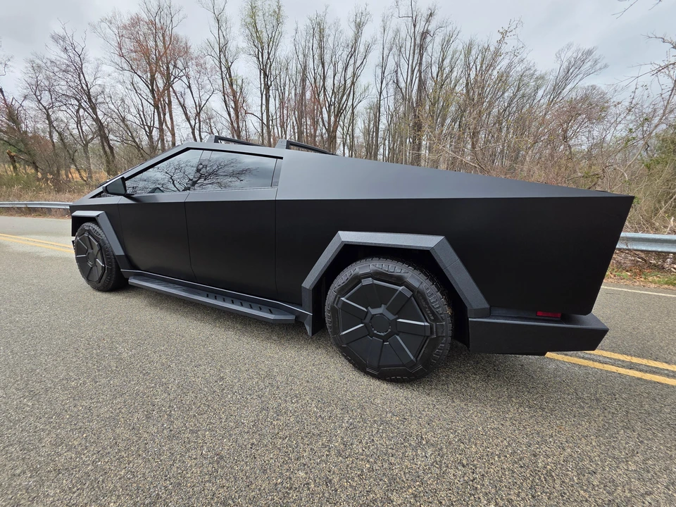 2024 Tesla Cybertruck - Image 18 of 31