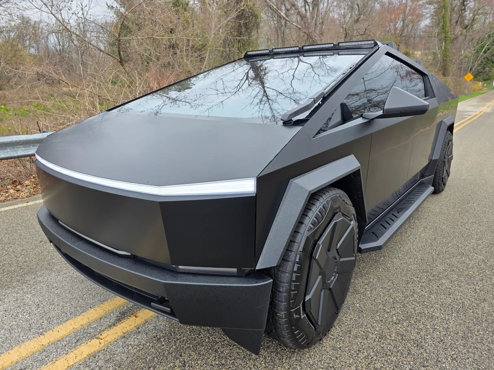 2024 Tesla Cybertruck - Image 10 of 31