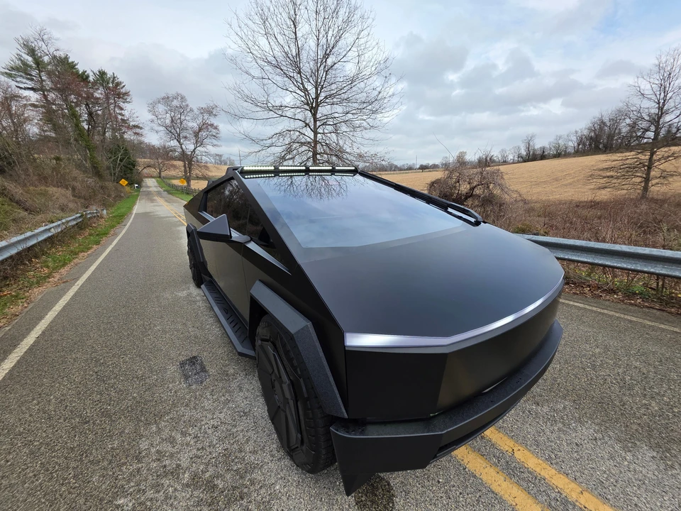 2024 Tesla Cybertruck - Image 27 of 31