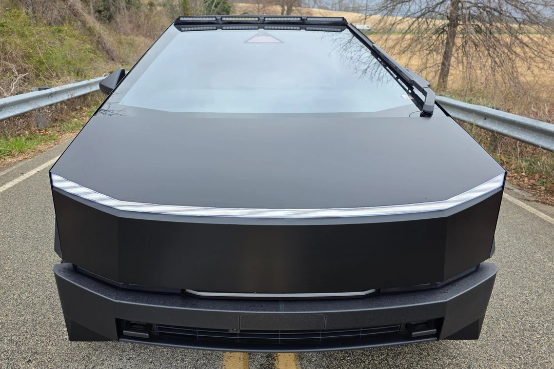 2024 Tesla Cybertruck - Image 2 of 31