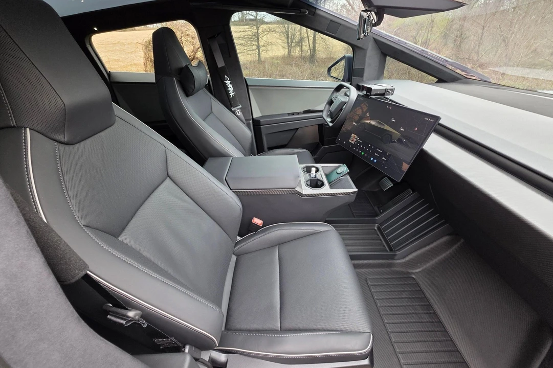 2024 Tesla Cybertruck - Image 18 of 20