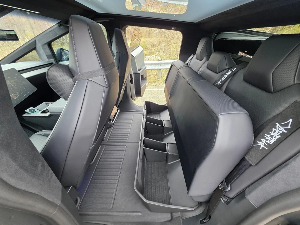 2024 Tesla Cybertruck - Image 12 of 20