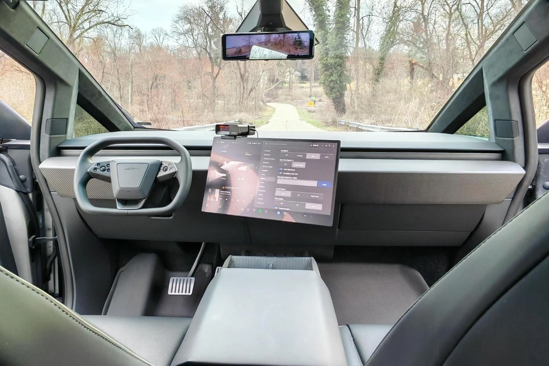 2024 Tesla Cybertruck - Image 16 of 20