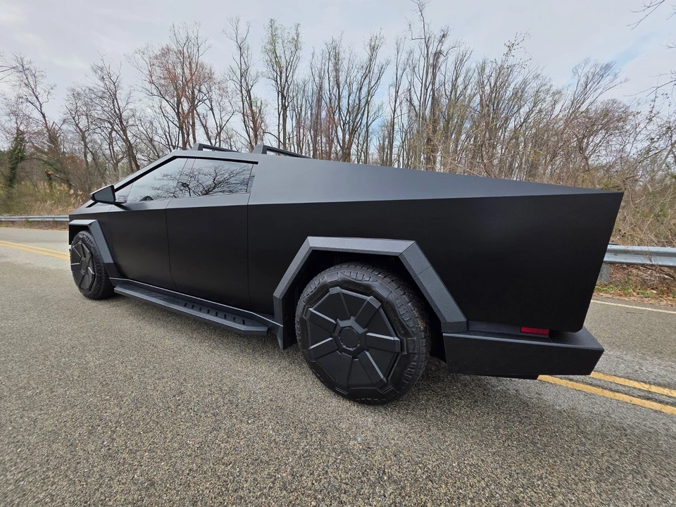 2024 Tesla Cybertruck - Image 14 of 20