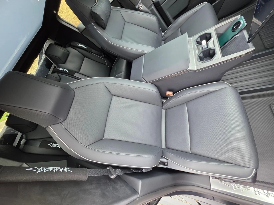 2024 Tesla Cybertruck - Image 9 of 20